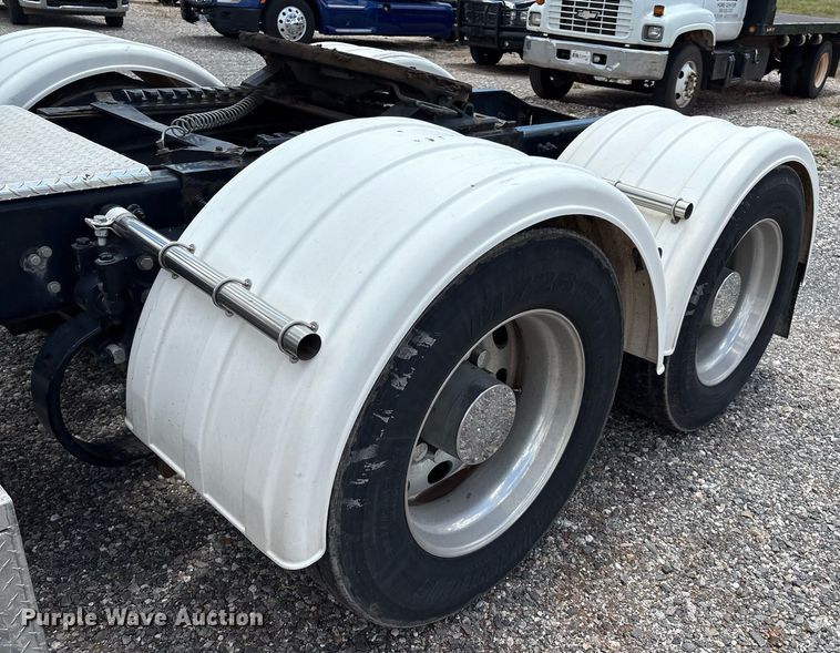 image for item DX8059 2017 Peterbilt 389 semi truck