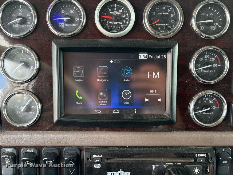 image for item DX8059 2017 Peterbilt 389 semi truck