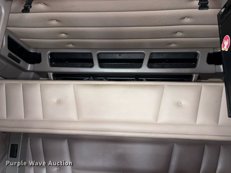 image for item DX8059 2017 Peterbilt 389 semi truck