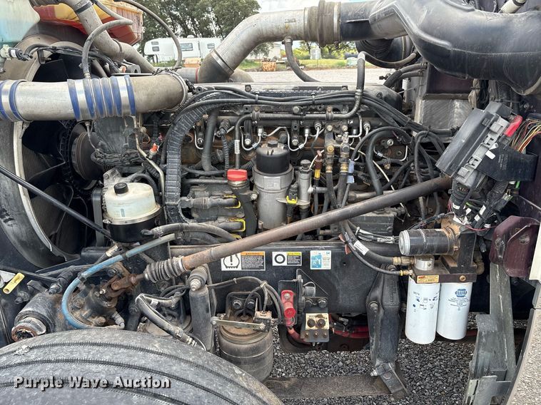 image for item DX8059 2017 Peterbilt 389 semi truck