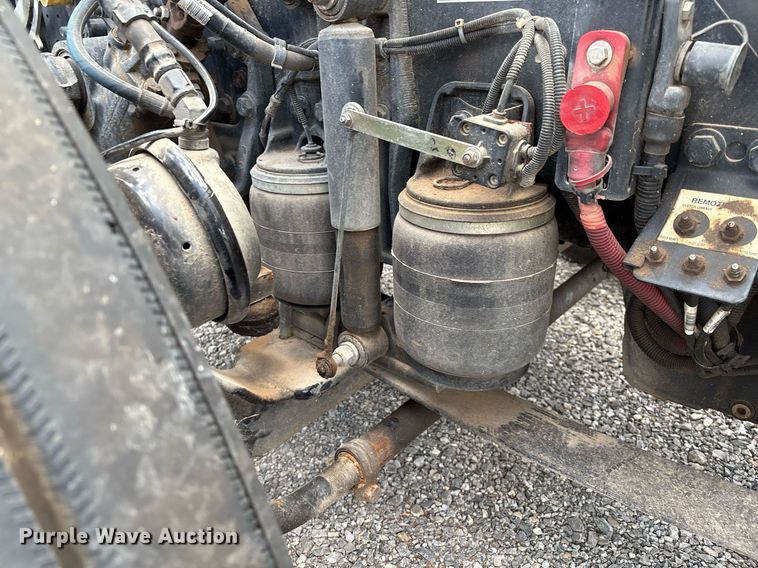 image for item DX8059 2017 Peterbilt 389 semi truck