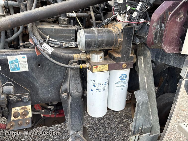 image for item DX8059 2017 Peterbilt 389 semi truck