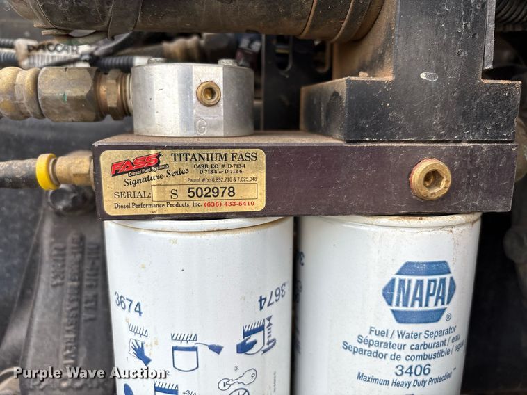 image for item DX8059 2017 Peterbilt 389 semi truck