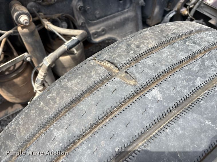 image for item DX8059 2017 Peterbilt 389 semi truck