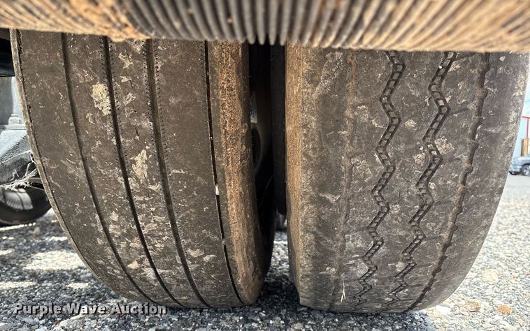 image for item DX8059 2017 Peterbilt 389 semi truck