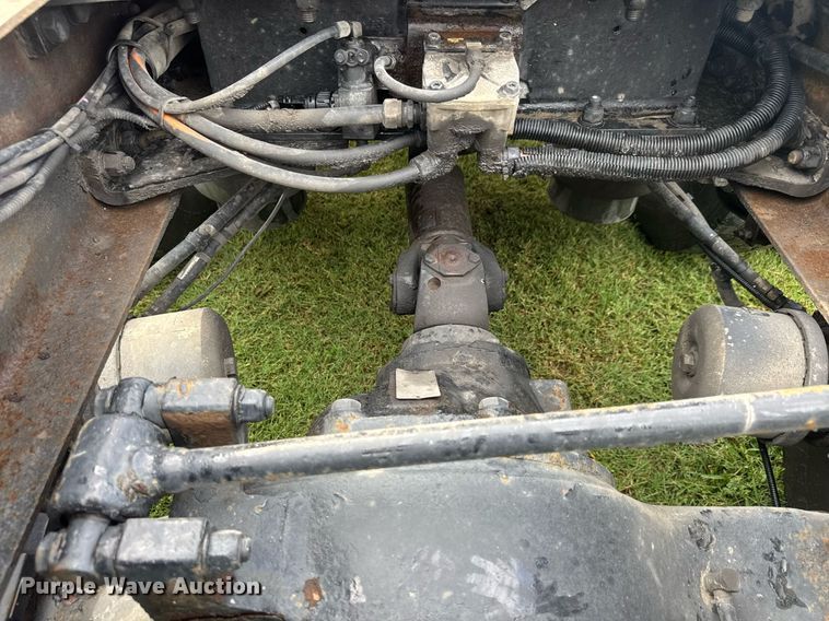 image for item DY0391 2010 Kenworth T660 semi truck