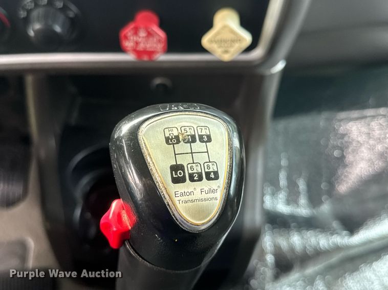 image for item DY0391 2010 Kenworth T660 semi truck