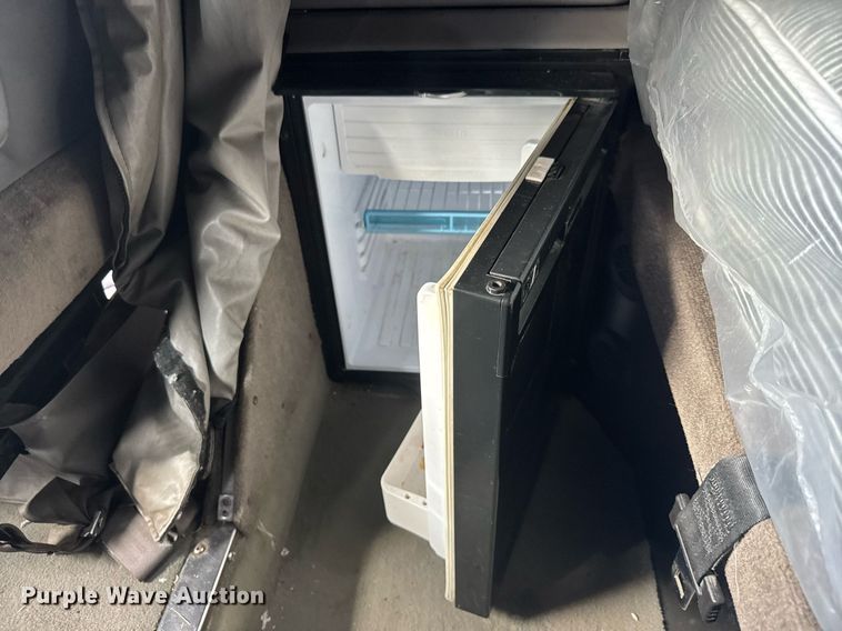 image for item DY0391 2010 Kenworth T660 semi truck