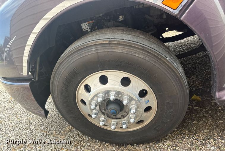 image for item DY0391 2010 Kenworth T660 semi truck