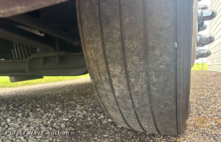 image for item DY0391 2010 Kenworth T660 semi truck