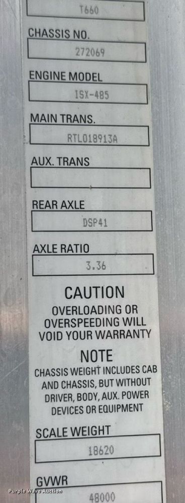 image for item DY0391 2010 Kenworth T660 semi truck