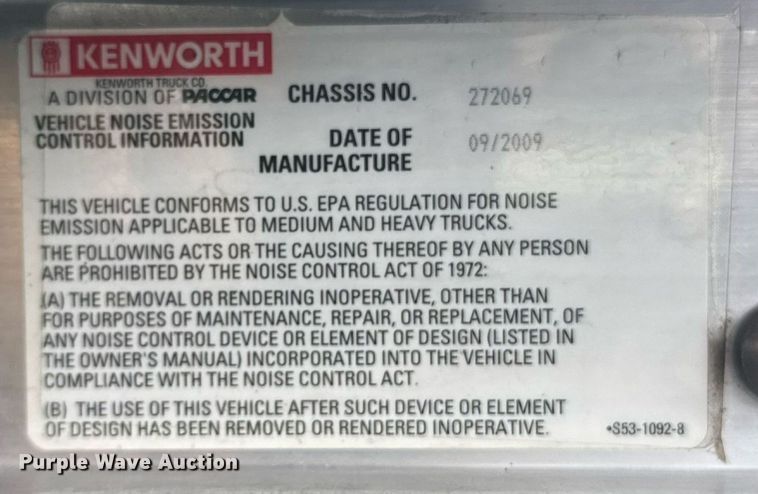 image for item DY0391 2010 Kenworth T660 semi truck