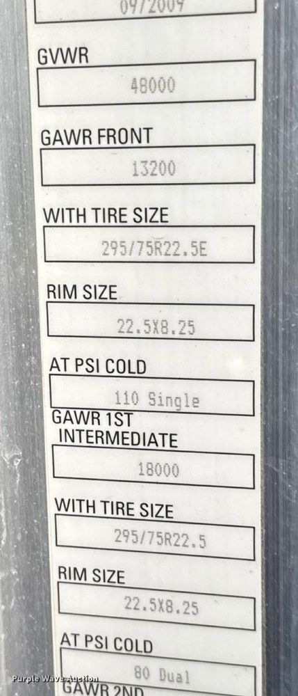 image for item DY0391 2010 Kenworth T660 semi truck