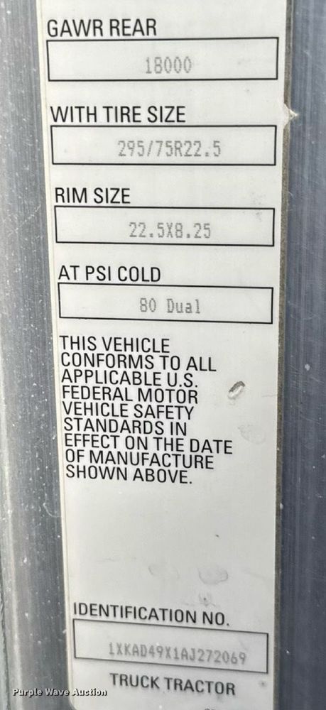 image for item DY0391 2010 Kenworth T660 semi truck