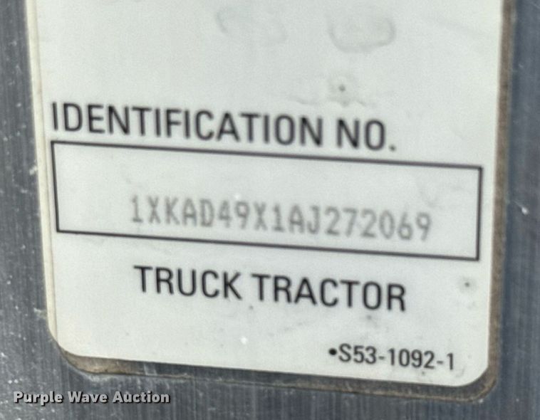 image for item DY0391 2010 Kenworth T660 semi truck