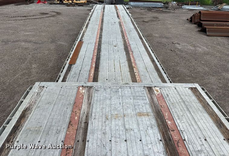 image for item DY0431 2008 Trail King TK80ACS drop deck trailer