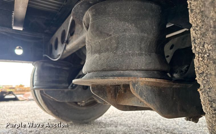 image for item DY0431 2008 Trail King TK80ACS drop deck trailer