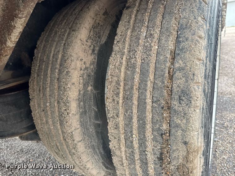 image for item DY0431 2008 Trail King TK80ACS drop deck trailer