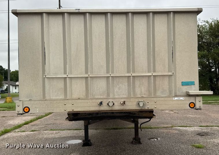 image for item DY0437 2006 Chaparral flatbed trailer