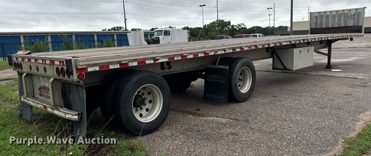 image for item DY0437 2006 Chaparral flatbed trailer