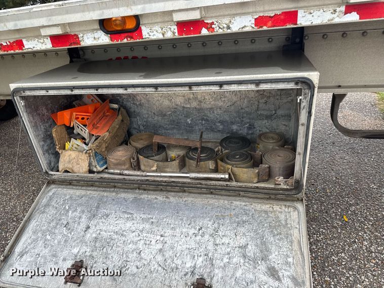 image for item DY0437 2006 Chaparral flatbed trailer