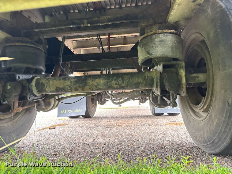 image for item DY0437 2006 Chaparral flatbed trailer