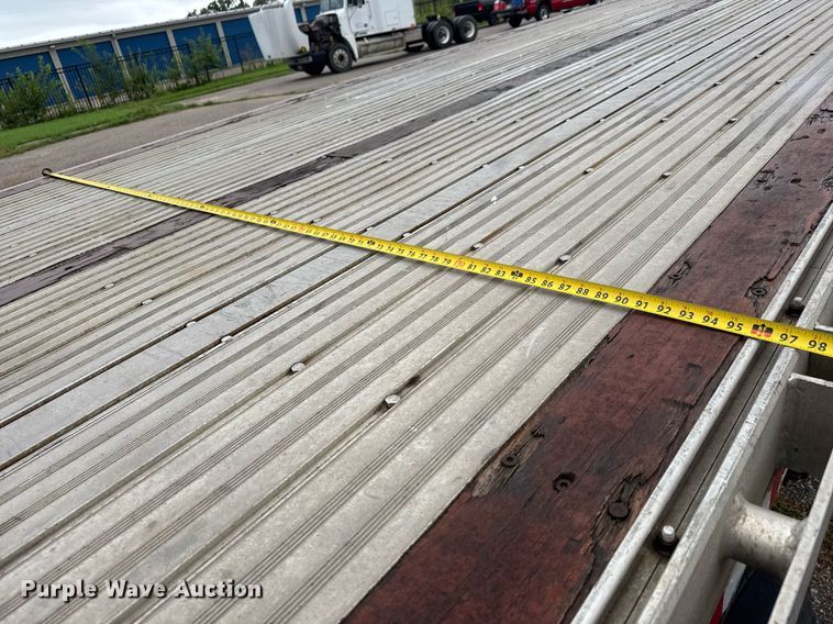 image for item DY0437 2006 Chaparral flatbed trailer