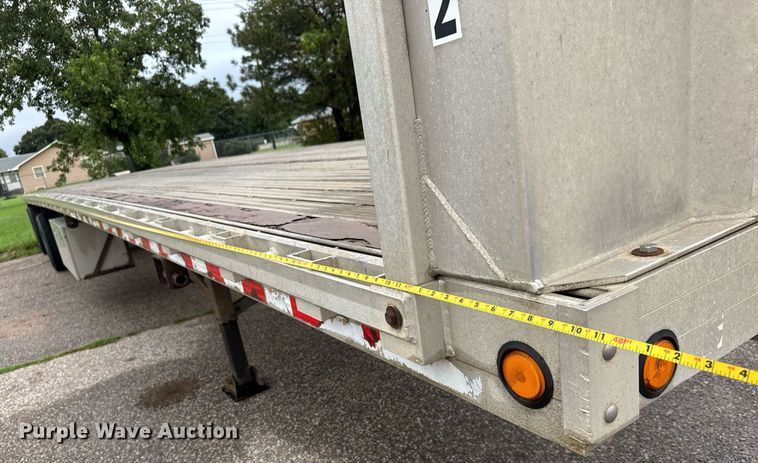 image for item DY0437 2006 Chaparral flatbed trailer