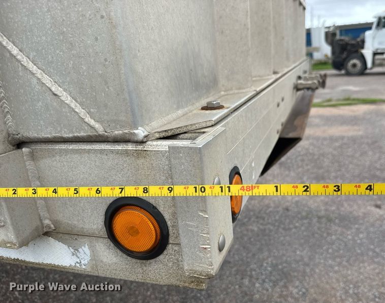 image for item DY0437 2006 Chaparral flatbed trailer