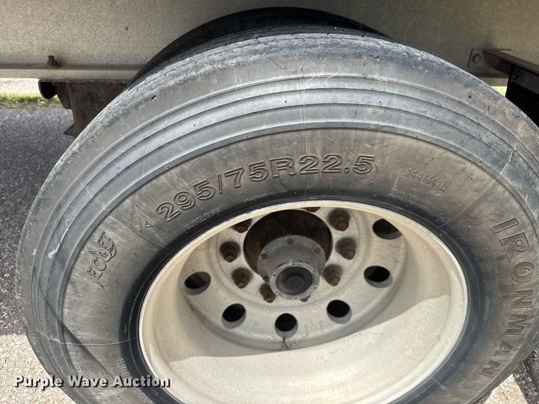 image for item DY0437 2006 Chaparral flatbed trailer