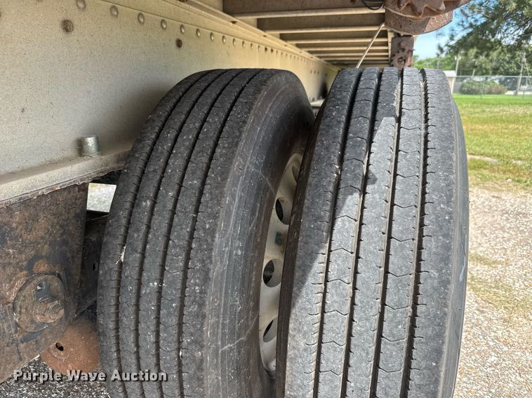 image for item DY0437 2006 Chaparral flatbed trailer