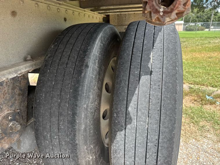 image for item DY0437 2006 Chaparral flatbed trailer