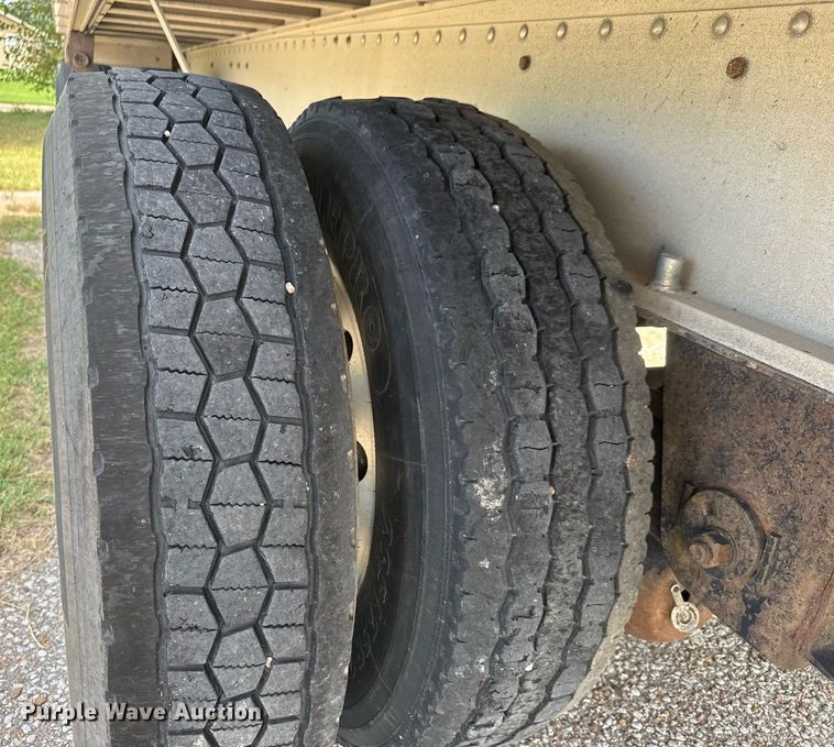 image for item DY0437 2006 Chaparral flatbed trailer