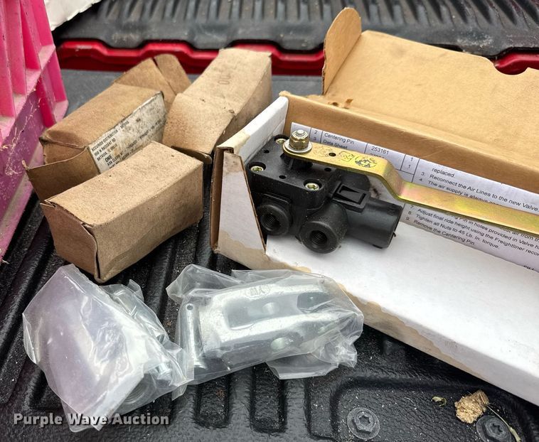 image for item DY0437 2006 Chaparral flatbed trailer