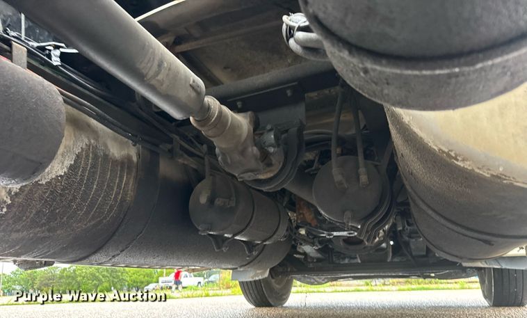 image for item DY0438 1995 Freightliner FLD120 semi truck