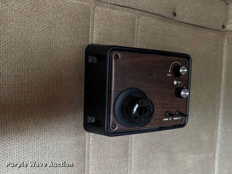 image for item DY0438 1995 Freightliner FLD120 semi truck