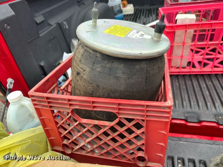 image for item DY0438 1995 Freightliner FLD120 semi truck