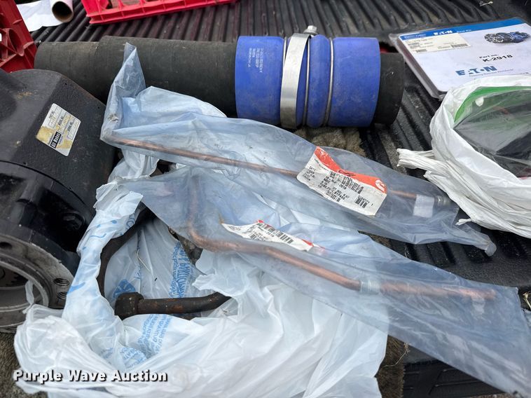 image for item DY0438 1995 Freightliner FLD120 semi truck