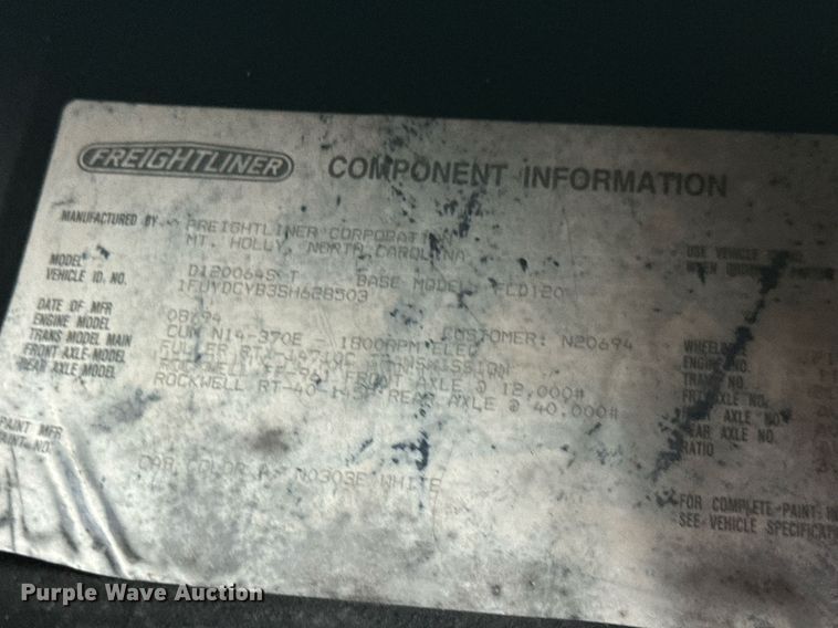 image for item DY0438 1995 Freightliner FLD120 semi truck