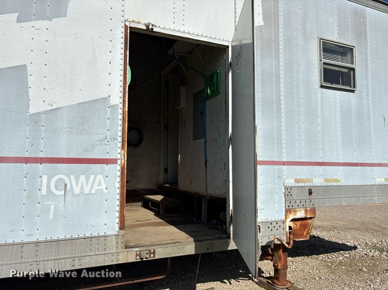 image for item DY0734 1988 Great Dane 7311TDSAL 53 dry van office trailer