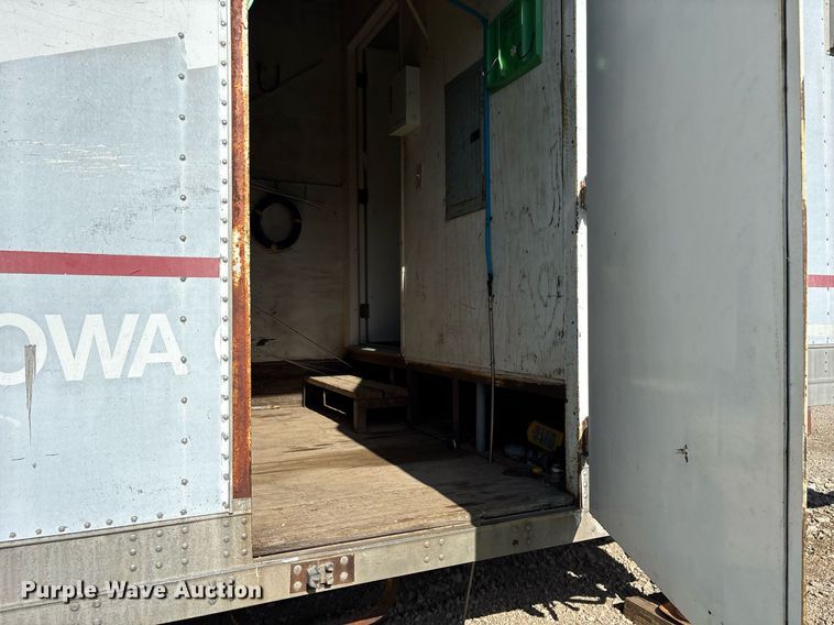 image for item DY0734 1988 Great Dane 7311TDSAL 53 dry van office trailer