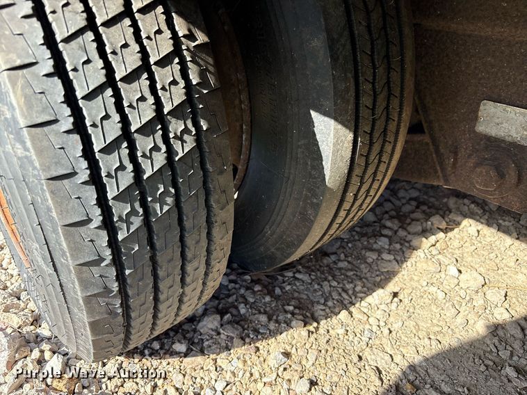 image for item DY0734 1988 Great Dane 7311TDSAL 53 dry van office trailer