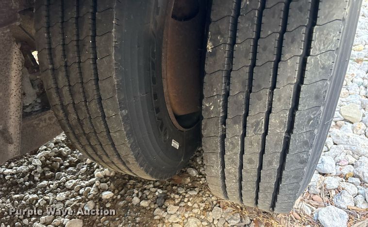 image for item DY0734 1988 Great Dane 7311TDSAL 53 dry van office trailer