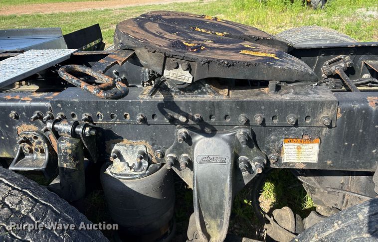 image for item DY0754 2009 Freightliner Cascadia semi truck