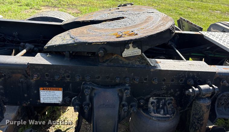 image for item DY0754 2009 Freightliner Cascadia semi truck