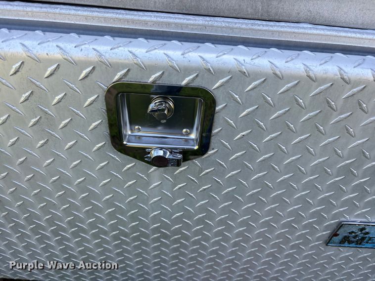 image for item DY0754 2009 Freightliner Cascadia semi truck