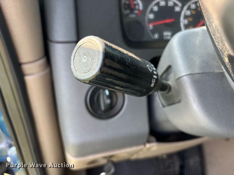 image for item DY0754 2009 Freightliner Cascadia semi truck