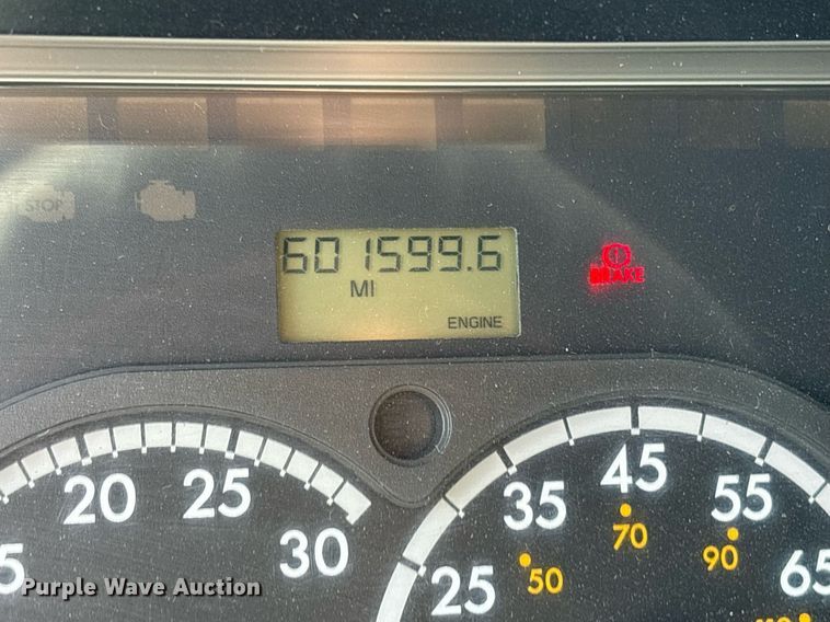 image for item DY0754 2009 Freightliner Cascadia semi truck