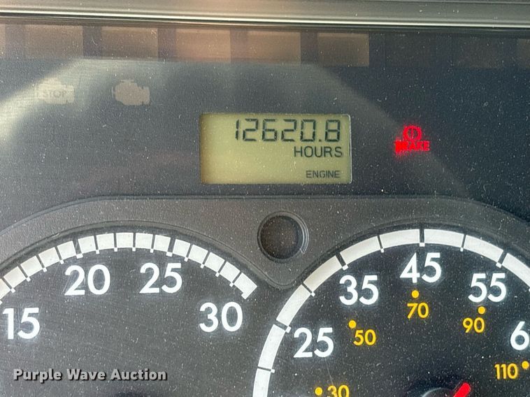 image for item DY0754 2009 Freightliner Cascadia semi truck