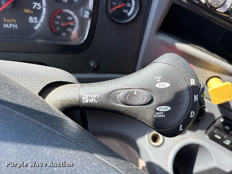 image for item DY0754 2009 Freightliner Cascadia semi truck